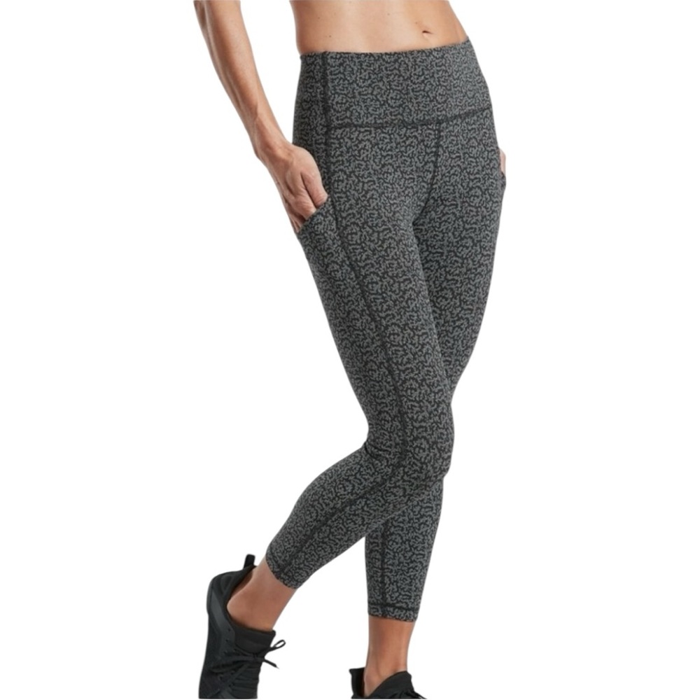 NWT Athleta Ultimate Stash Pocket Textured 7/8 Tight Workout Leggings Black XL